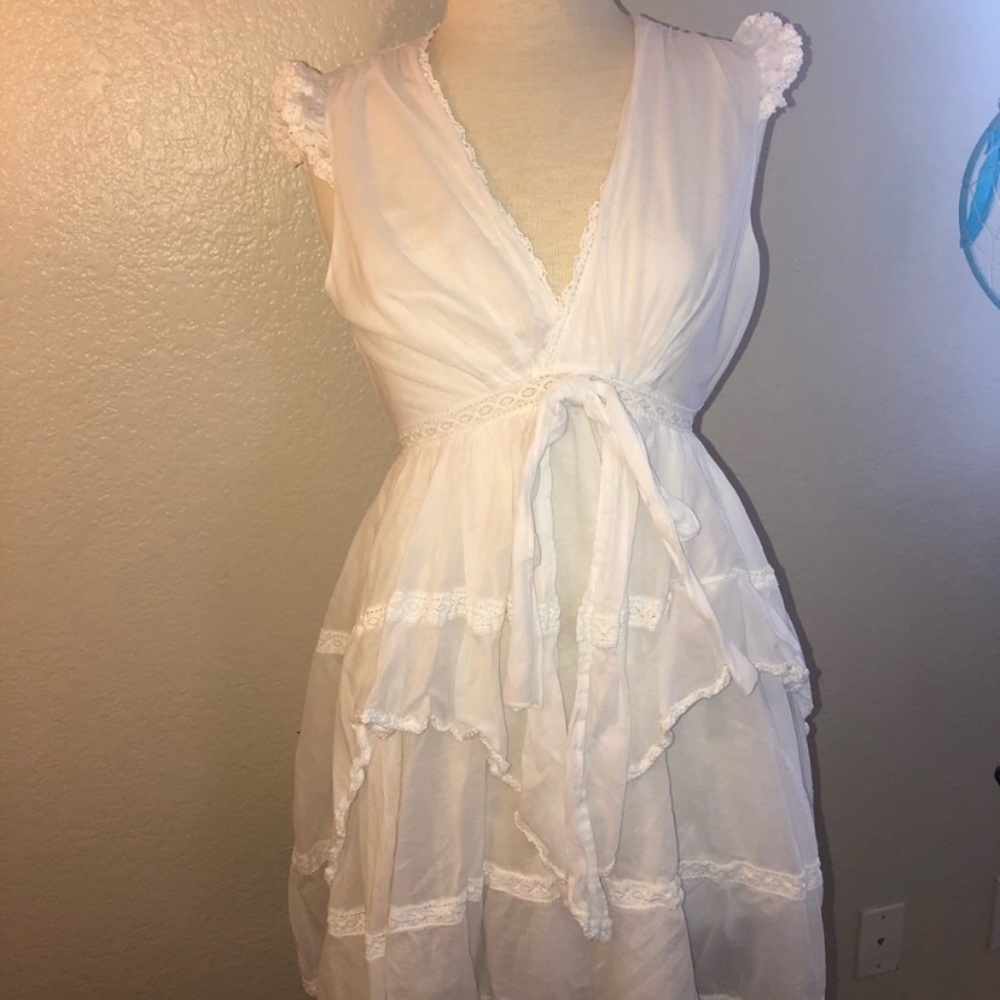 Welcoming of all offers! Cinq a sept white dress